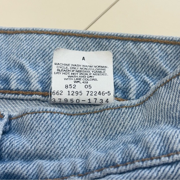 Vintage Levi's Shorts Womens 9 Orange Tab High Rise 90s Light Wash 37950 - Picture 5 of 5